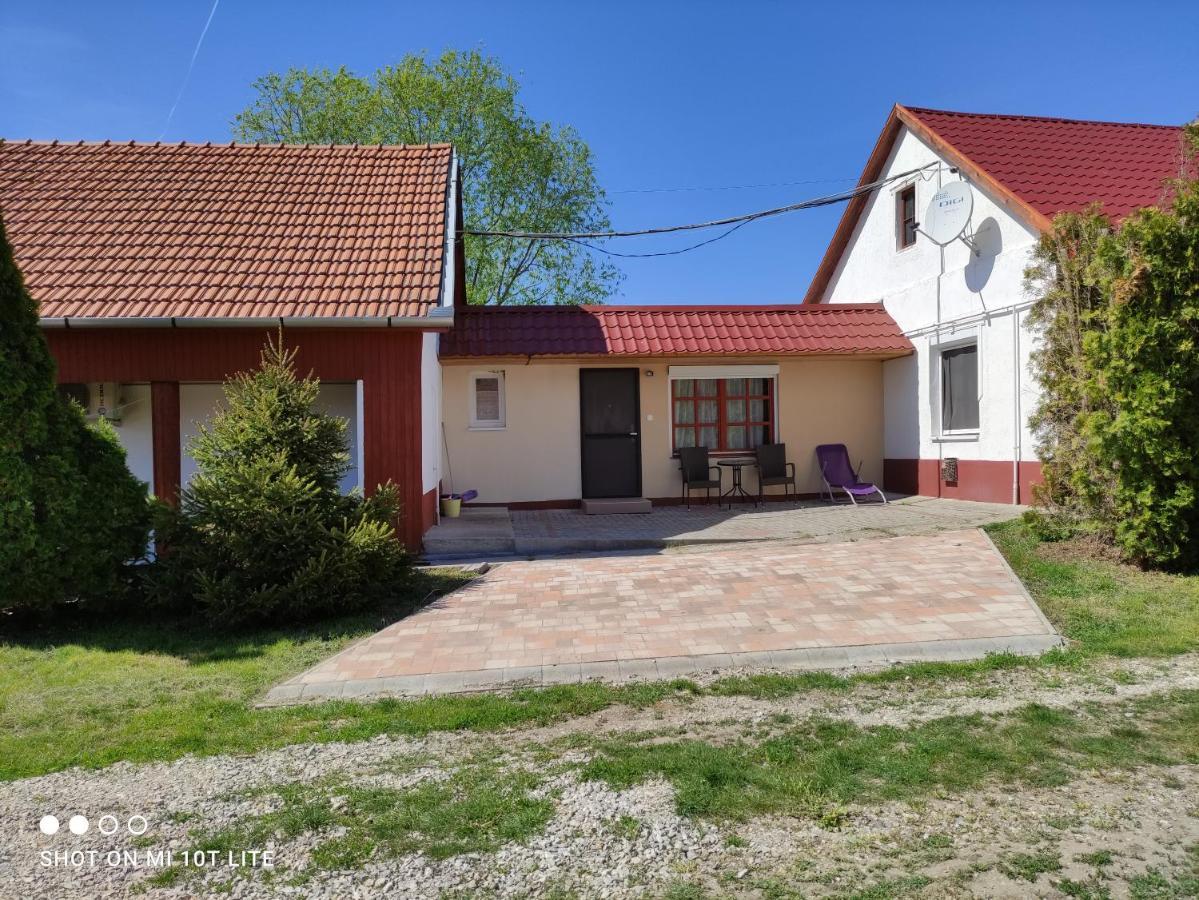 Rakoczi Vendeghaz Apartment Poroszlo Exterior photo