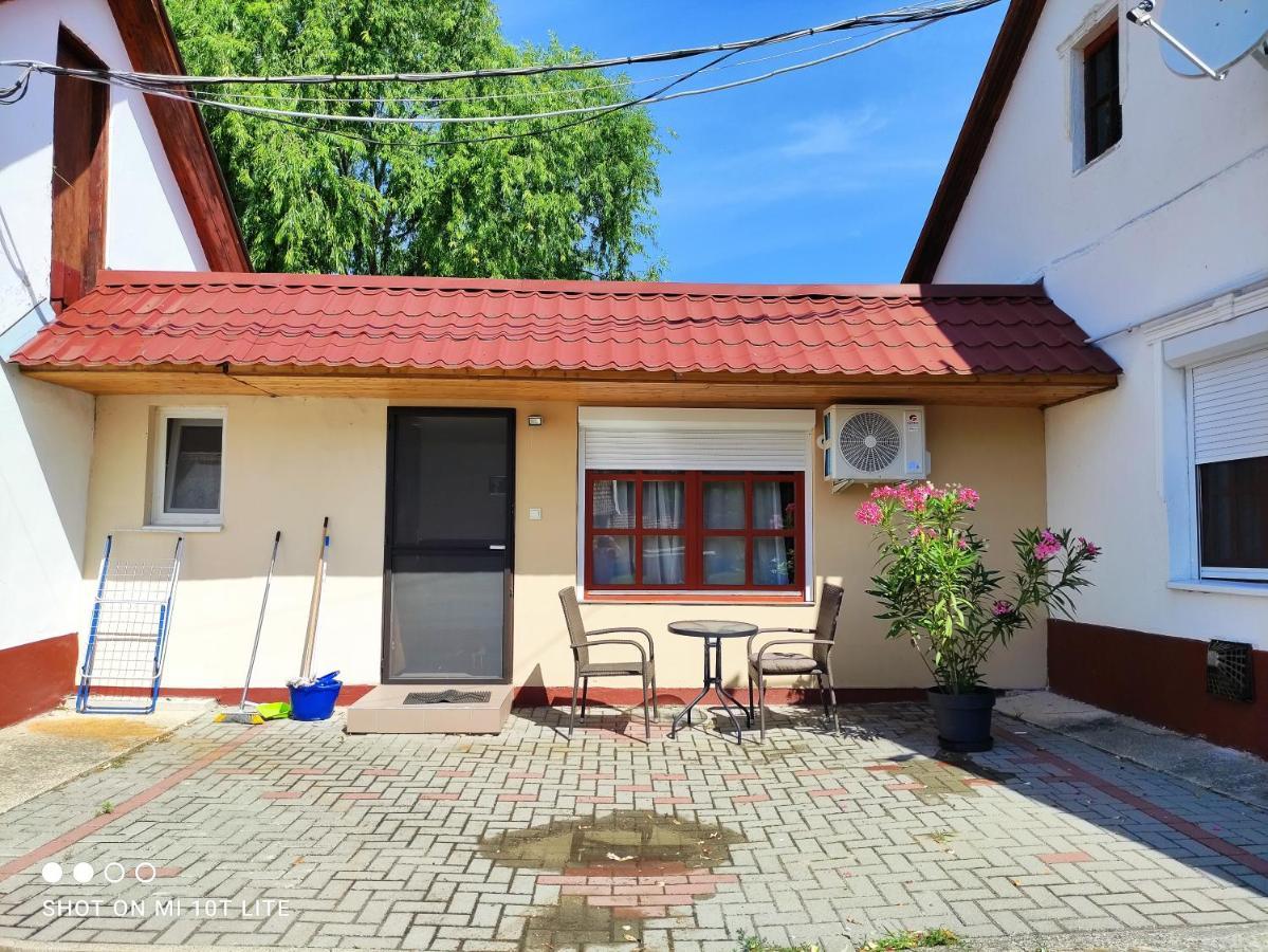 Rakoczi Vendeghaz Apartment Poroszlo Exterior photo