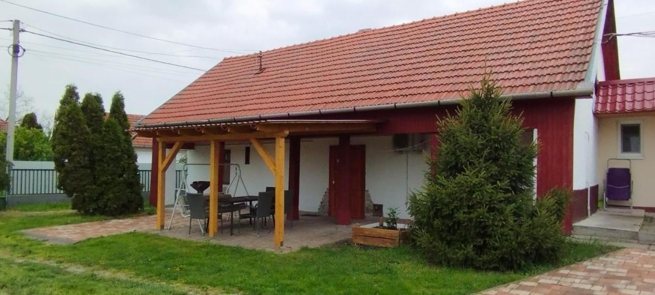 Rakoczi Vendeghaz Apartment Poroszlo Exterior photo